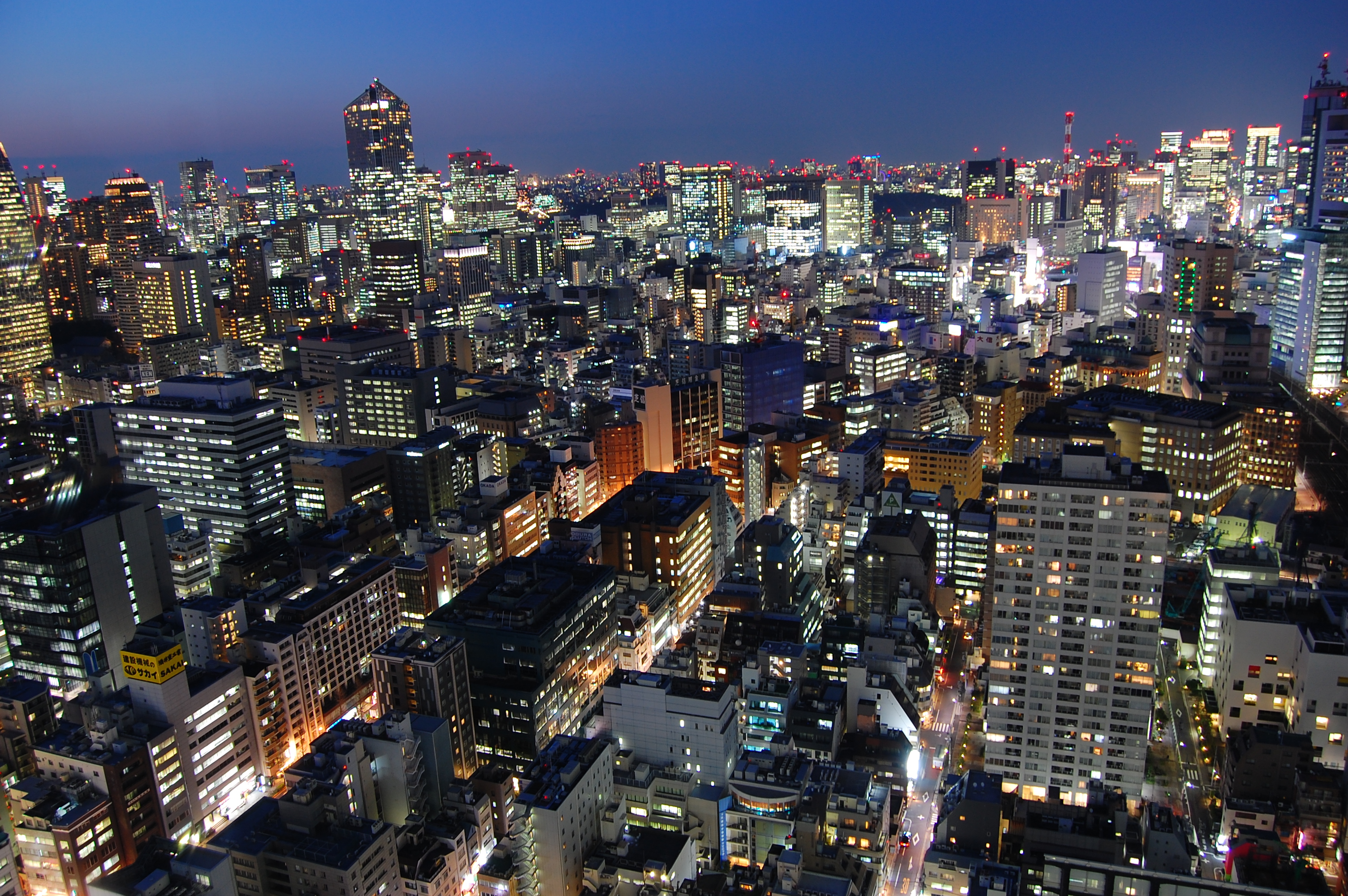 都会の高層ビル群を見下ろす夜景 フリー素材ドットコム