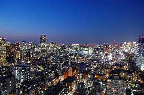 都会の高層ビル群を見下ろす夜景2 フリー素材ドットコム