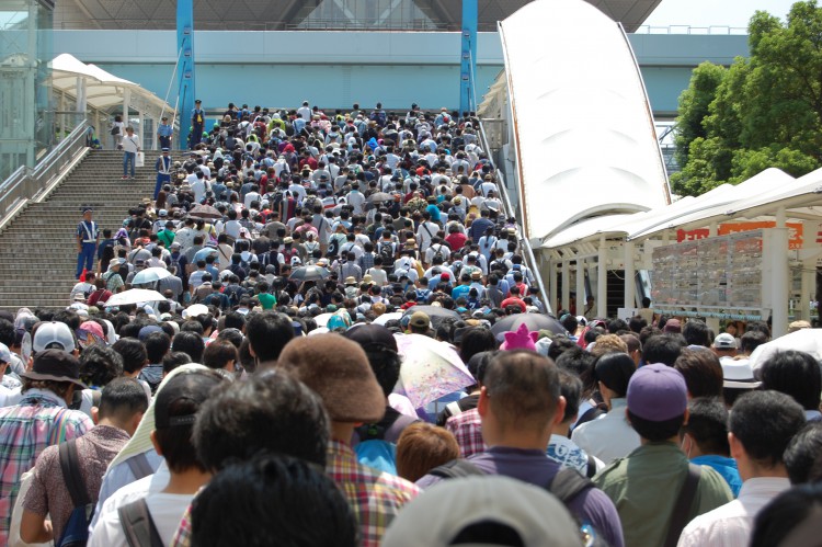 イベント会場 大混雑 大行列06 フリー素材ドットコム