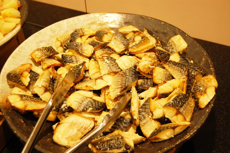 朝食バイキング 鯖の焼き フリー素材ドットコム