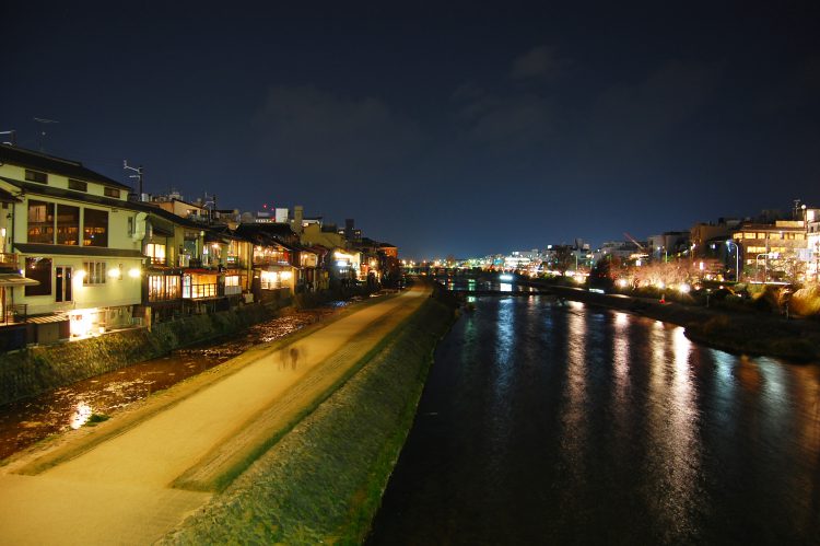 京都 鴨川の夜景02 フリー素材ドットコム