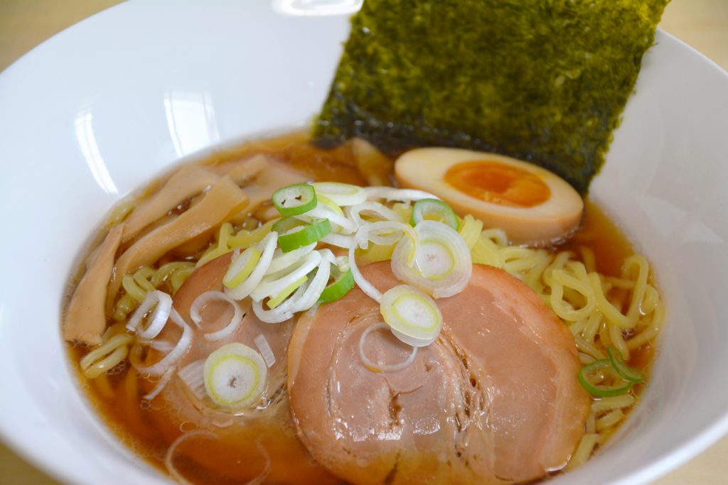 昔ながらの 醤油ラーメン 06 フリー素材ドットコム