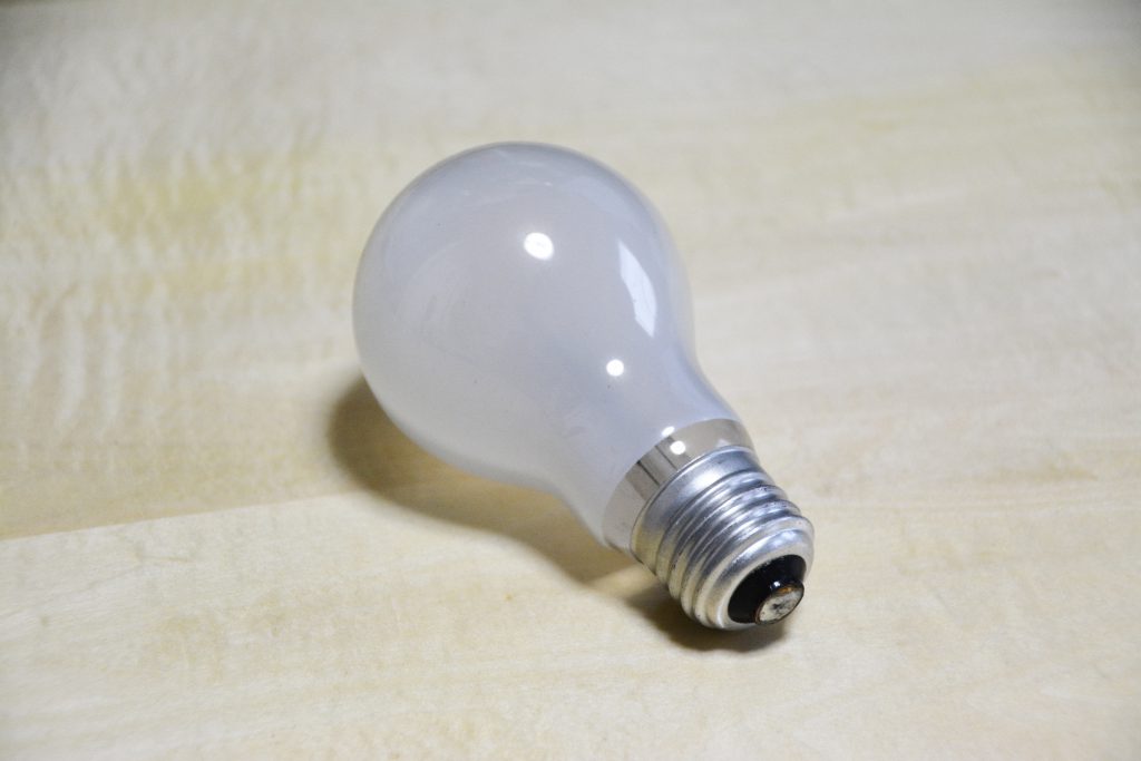 電球01 フリー素材ドットコム