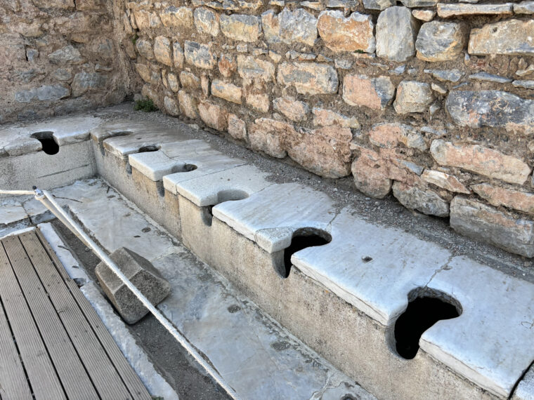 古代の公衆トイレ(遺跡)